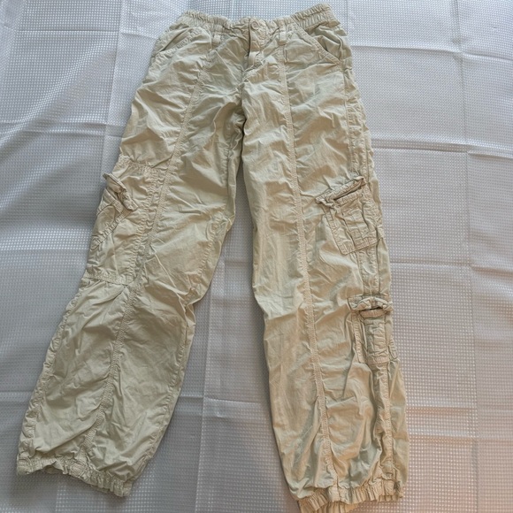 BDG Low Rise Cargo Pants in Ecru - Picture 2 of 4